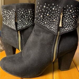 Black Suede Ankle Boots Sz 10 elegant studded side zipper